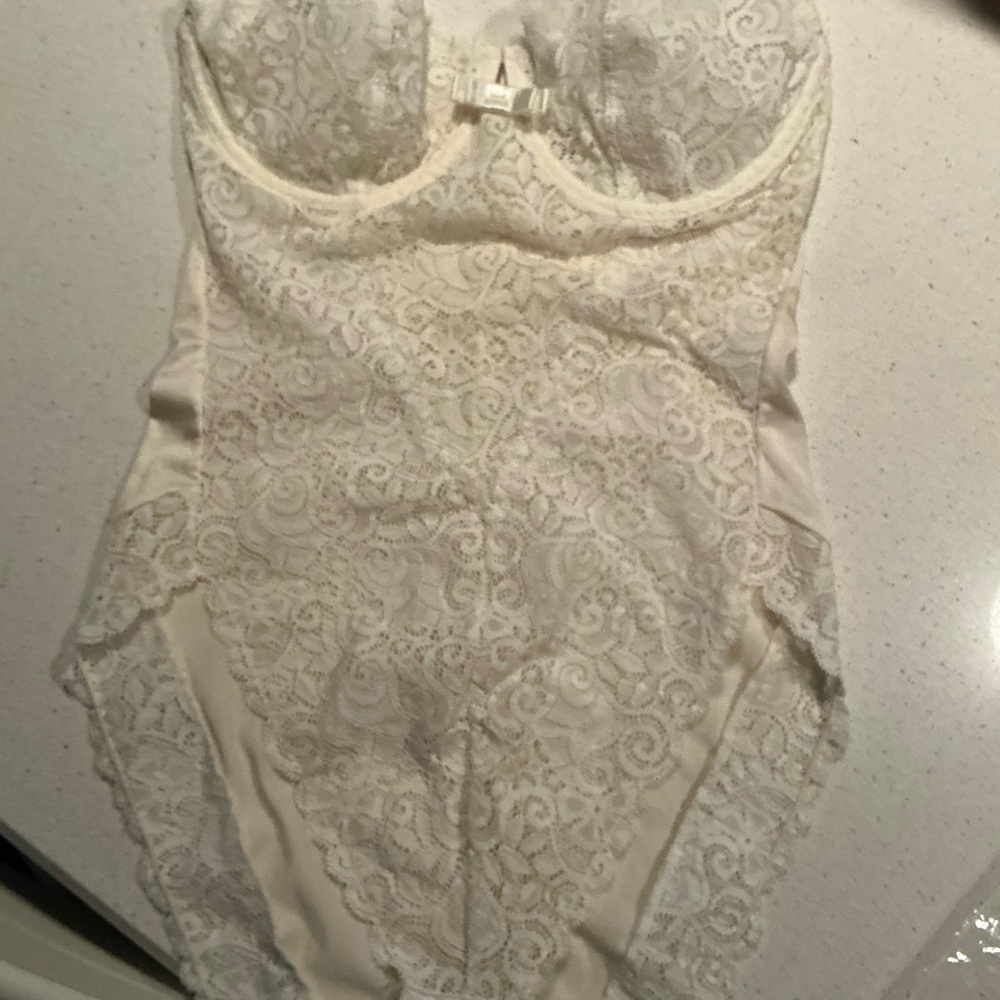 Passionata  Elegant Lace teddy with Underwire Bra - off white